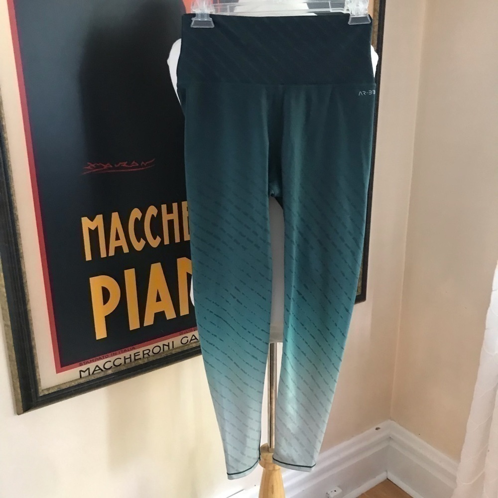 AR-33 AOP Gradual Green Ombre Leggings Sz Med - Picture 2 of 9